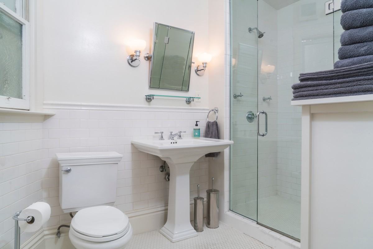 1035 Noe St - Photo 7 of 12