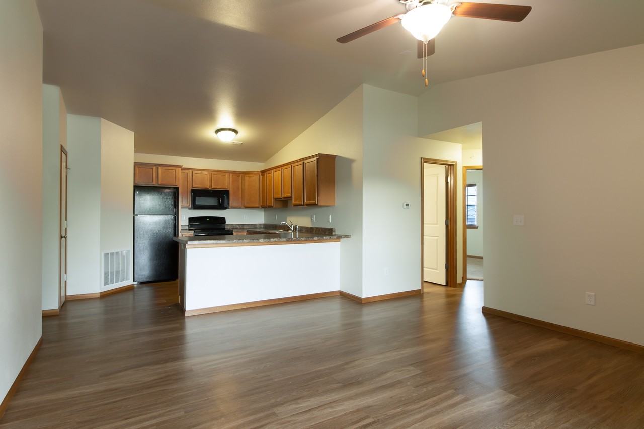 621 Lilac St #7 - Photo 3 of 6