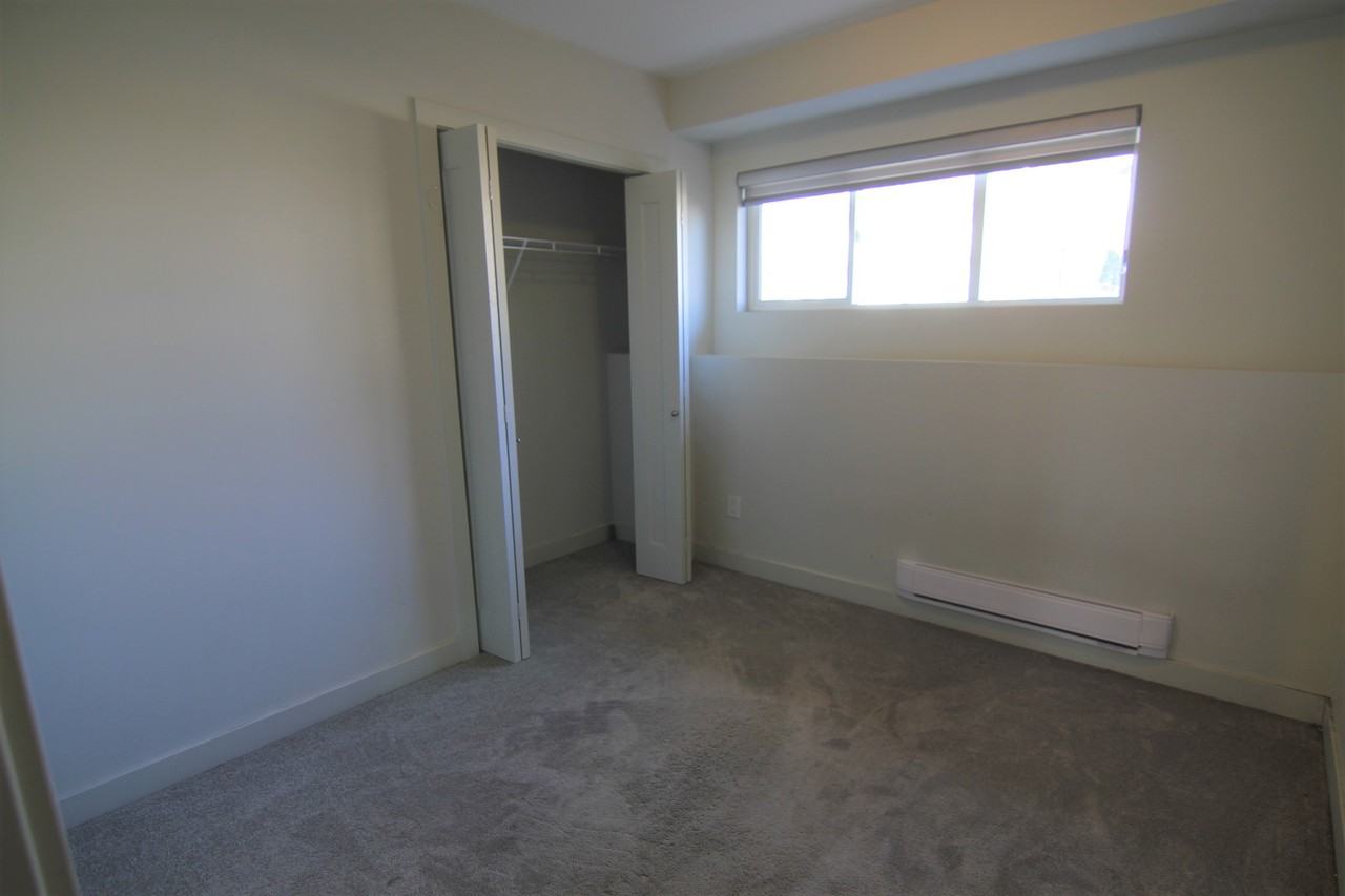 1016 Southwood Ave - Photo 2 of 11