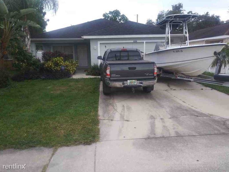 3266 58th Ave N - Photo 2 of 28