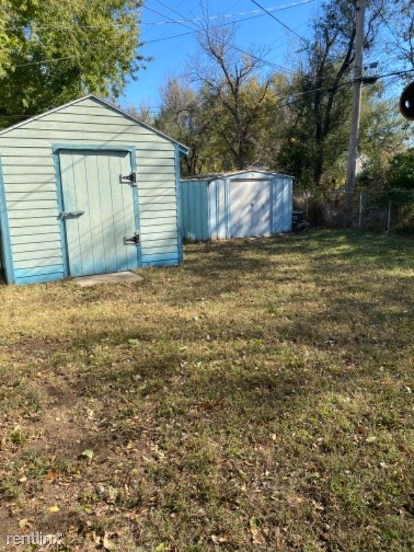 1821 E Looman St - Photo 3 of 12