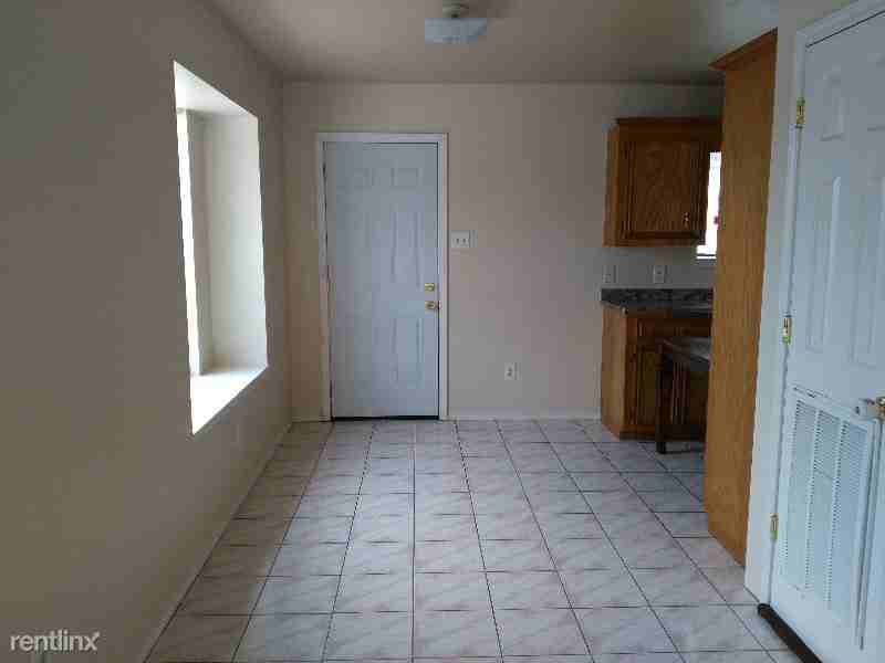 417 417 Date Palm St. 1 - Photo 3 of 10