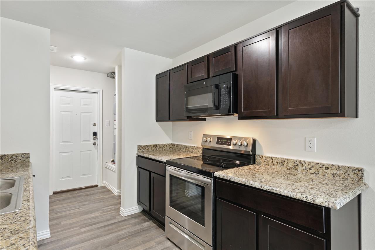 1105 Rex Ln - Photo 3 of 22