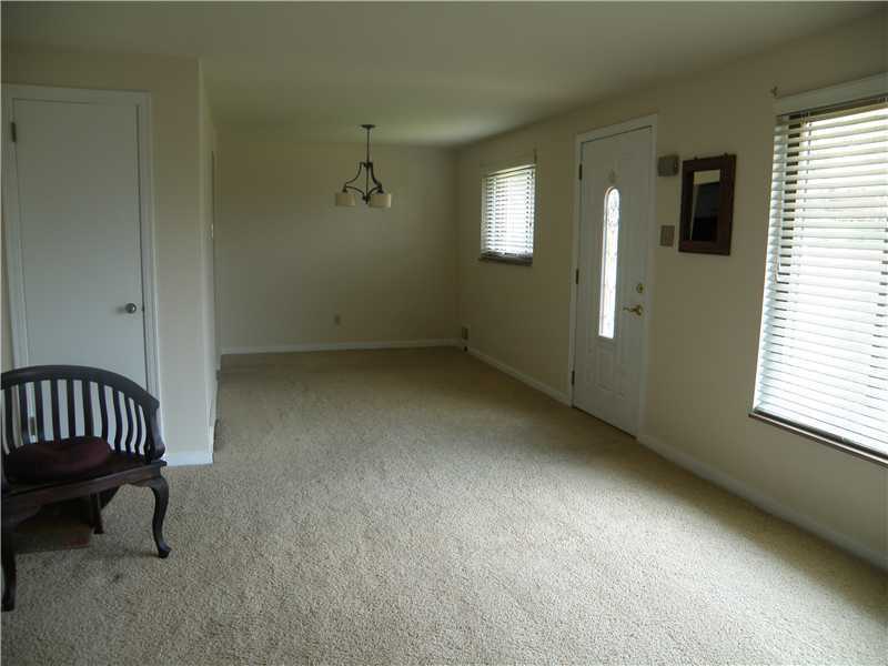 1512 Orchardview Dr - Photo 3 of 11