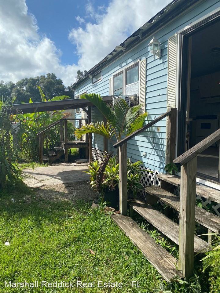 1475 North Bridge Street - Photo 3 of 9