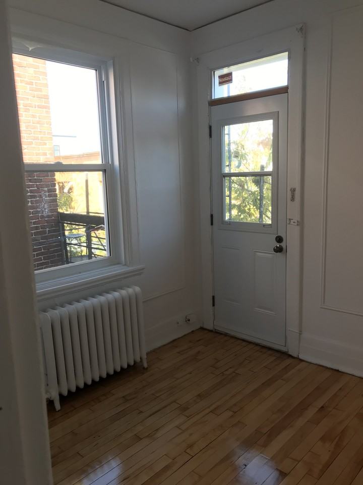 4535 Rue Hutchison - Photo 2 of 9