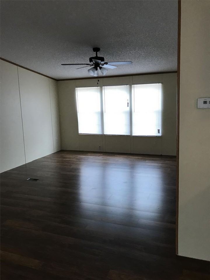 330 County Road 135 - Photo 3 of 36