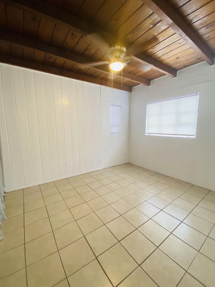 917 917 North Columbus Boulevard - 1 - Photo 3 of 10