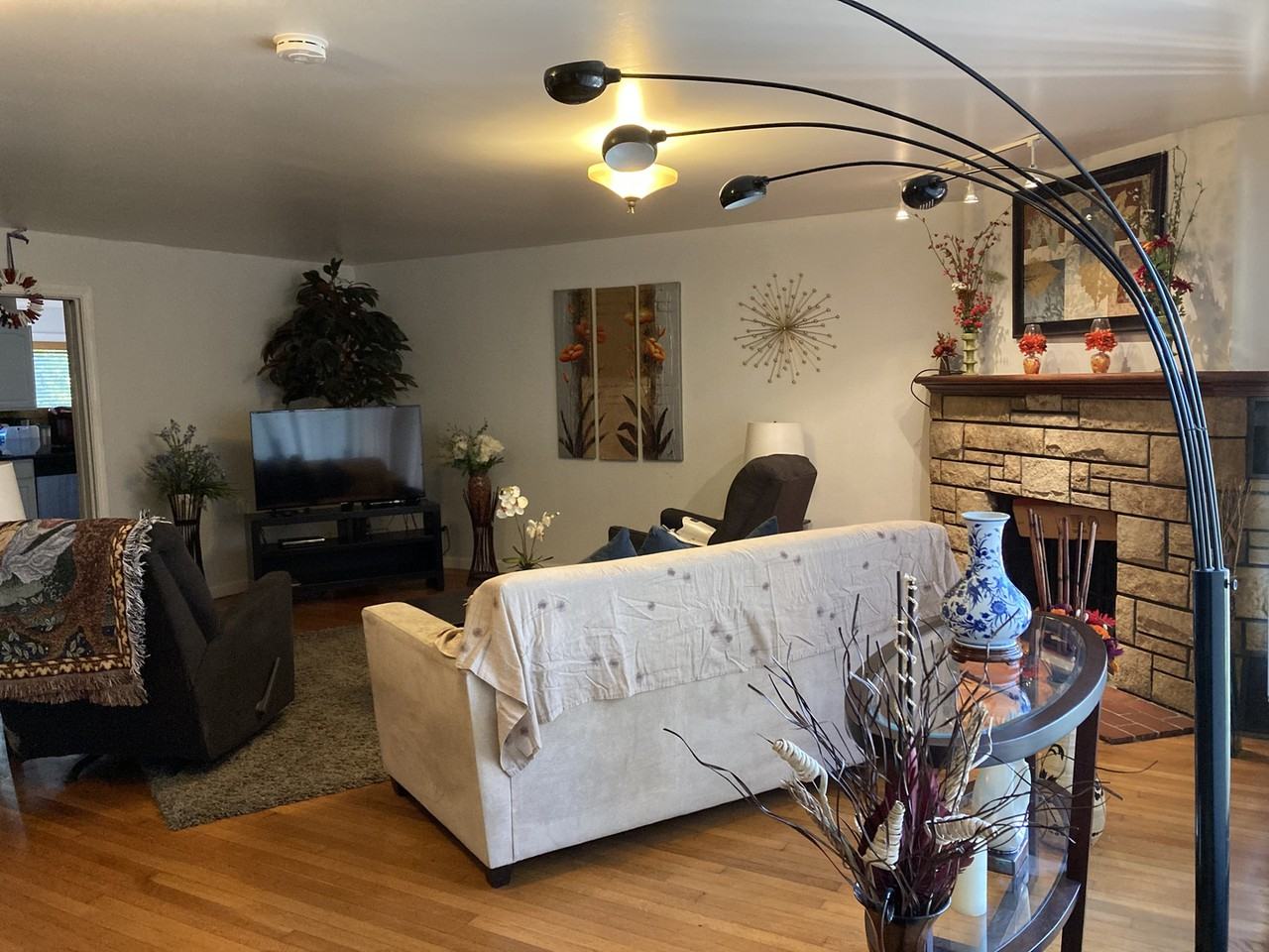 1220 Douglas Ave - Photo 2 of 13