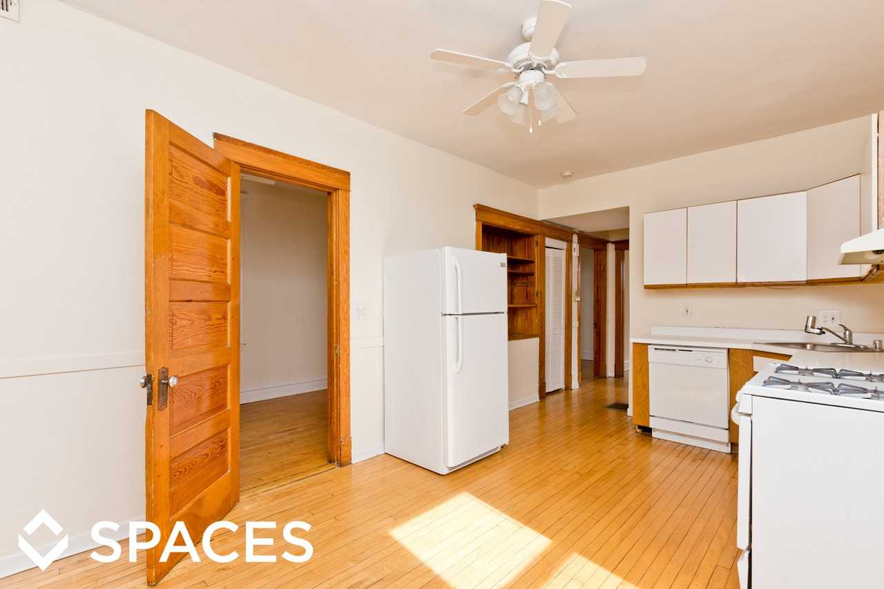 2442 N Ashland Ave - Photo 2 of 11