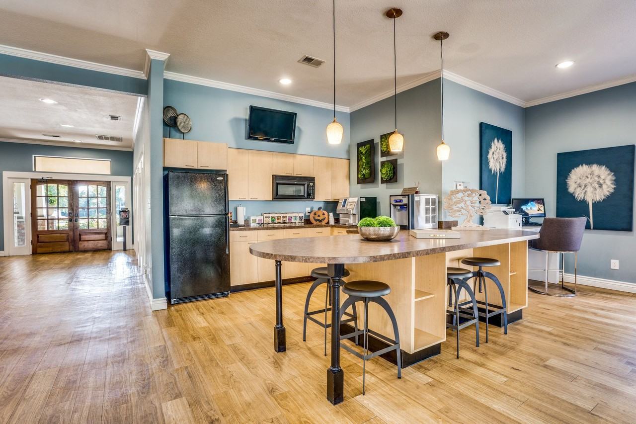 Cottages at Tulane - Photo 6 of 22