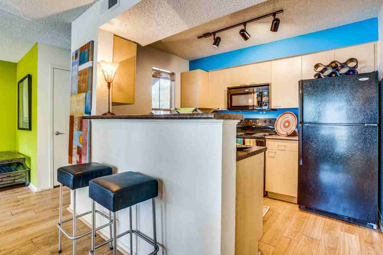 Cottages at Tulane - Photo 5 of 22