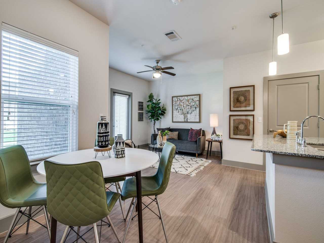 Palladium Anna - Photo 3 of 26