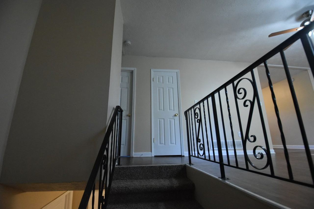 2531 Ridgecrest Dr Nw - Photo 2 of 18