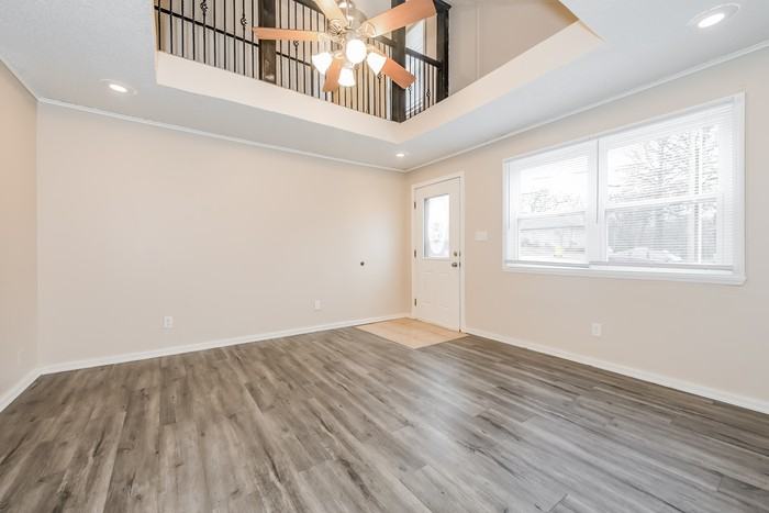 815 N Allen Rd - Photo 3 of 9