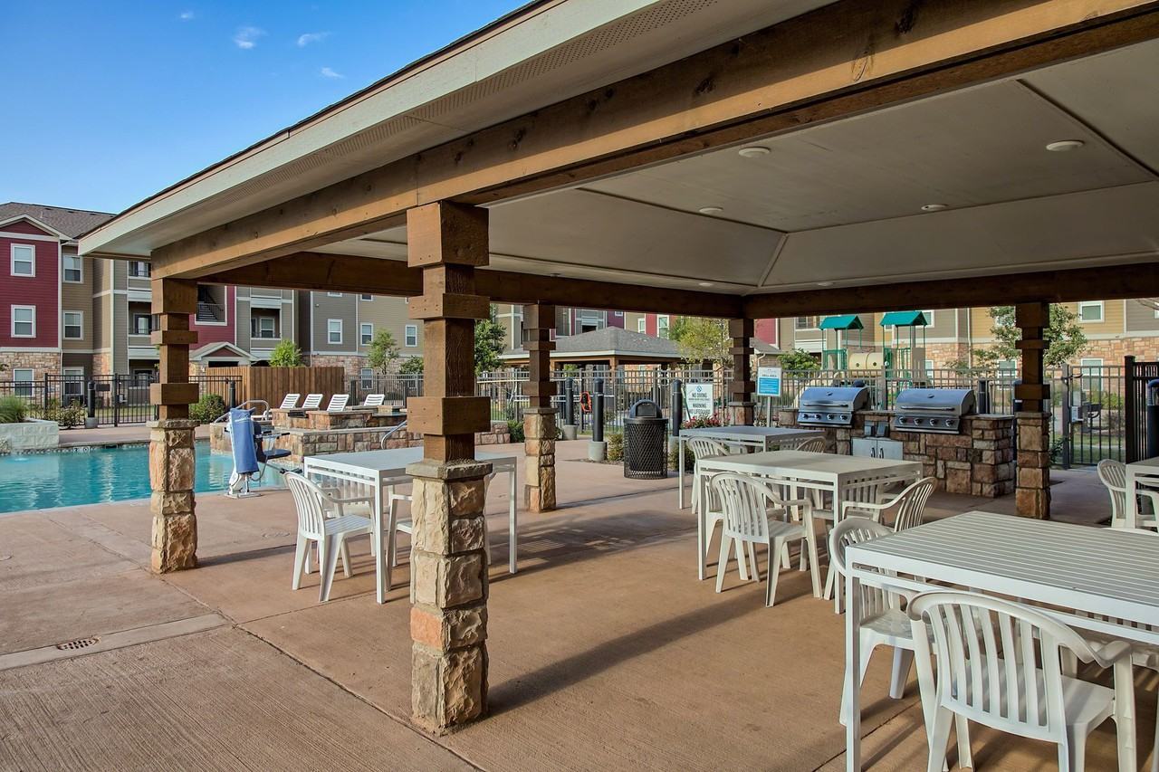 Palladium Midland Apartments - Photo 4 of 13