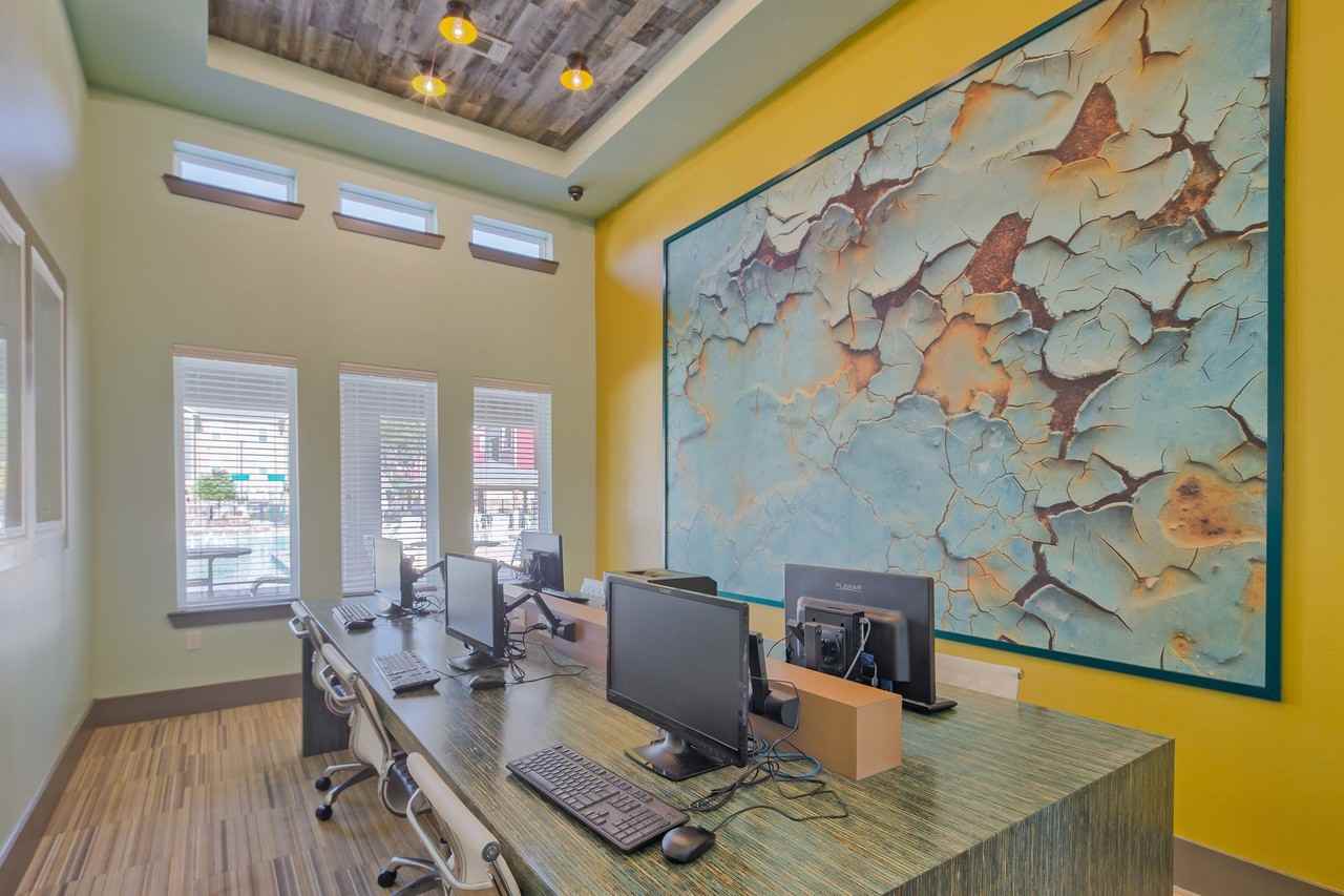 Palladium Midland Apartments - Photo 6 of 13