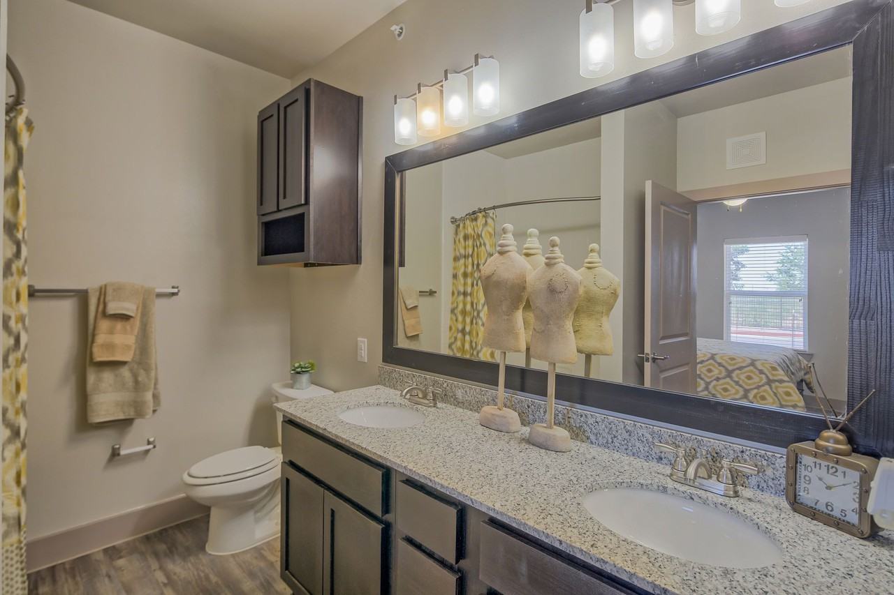 Palladium Midland Apartments - Photo 4 of 12