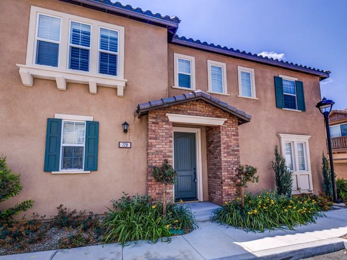 728 Huron Dr - Photo 2 of 18