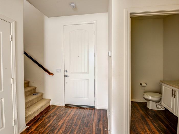 728 Huron Dr - Photo 3 of 18