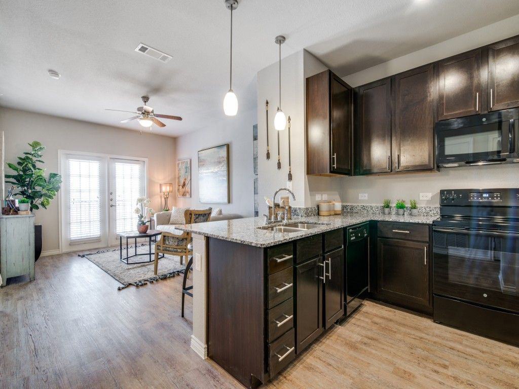 Palladium Van Alstyne Senior Living Apartments 870 Blassingame Ave