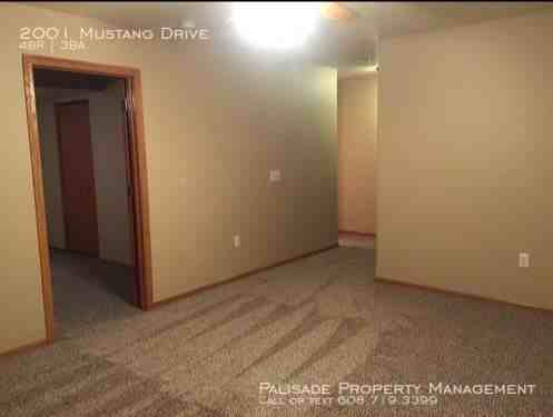 2001 Mustang Dr - Photo 2 of 7