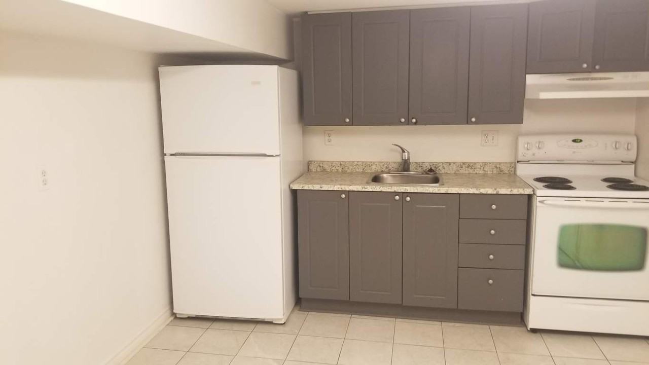 Newmarket Basement Unit Apartments For Rent Rentals 234 Penn Ave Newmarket On L3y 2s5 Zumper