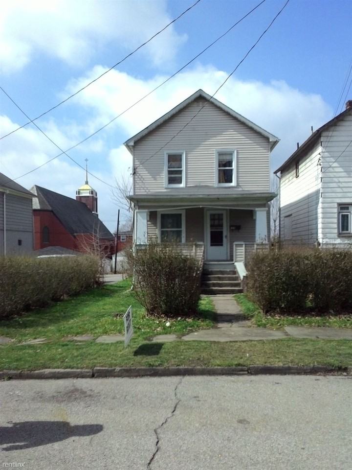 1036 Hamilton Ave - Photo 2 of 5