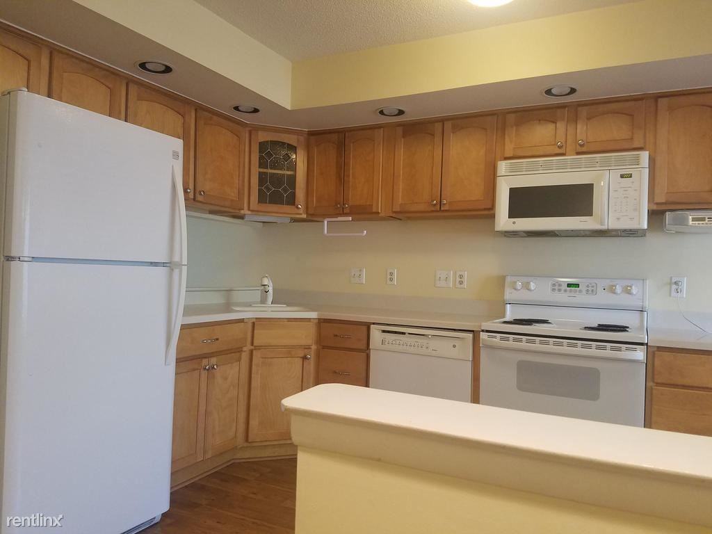 5493 Vantage Point Rd - Photo 3 of 33