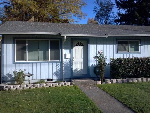 705 NW 2nd St - Photo 2 of 6