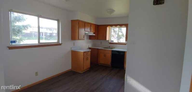 6745 6745 N 75th St A - Photo 3 of 15