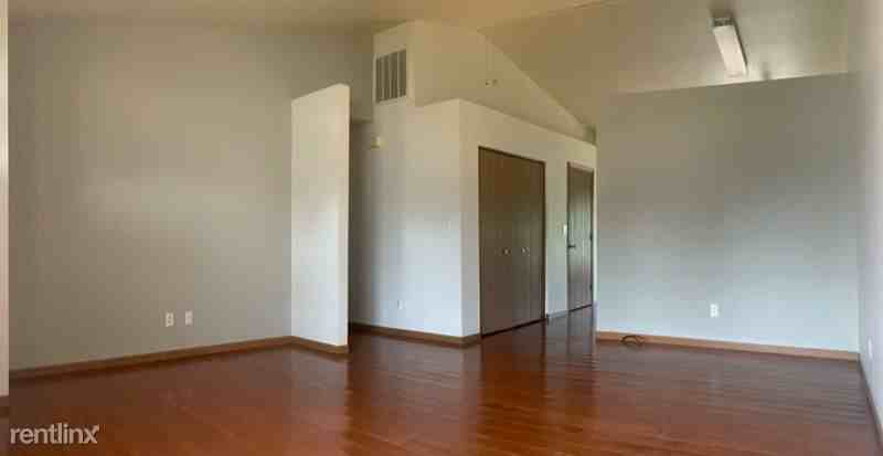 415 W Quail Roost Ct - Photo 2 of 8