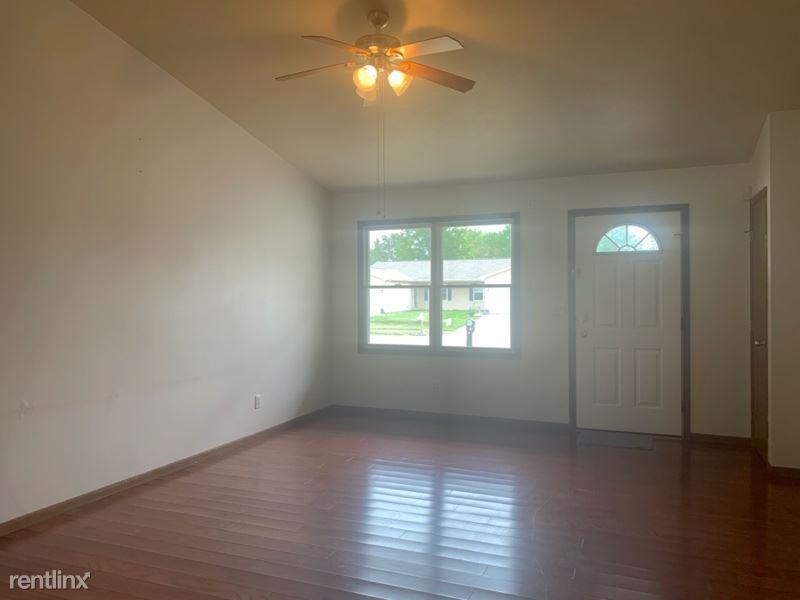 415 W Quail Roost Ct - Photo 3 of 8