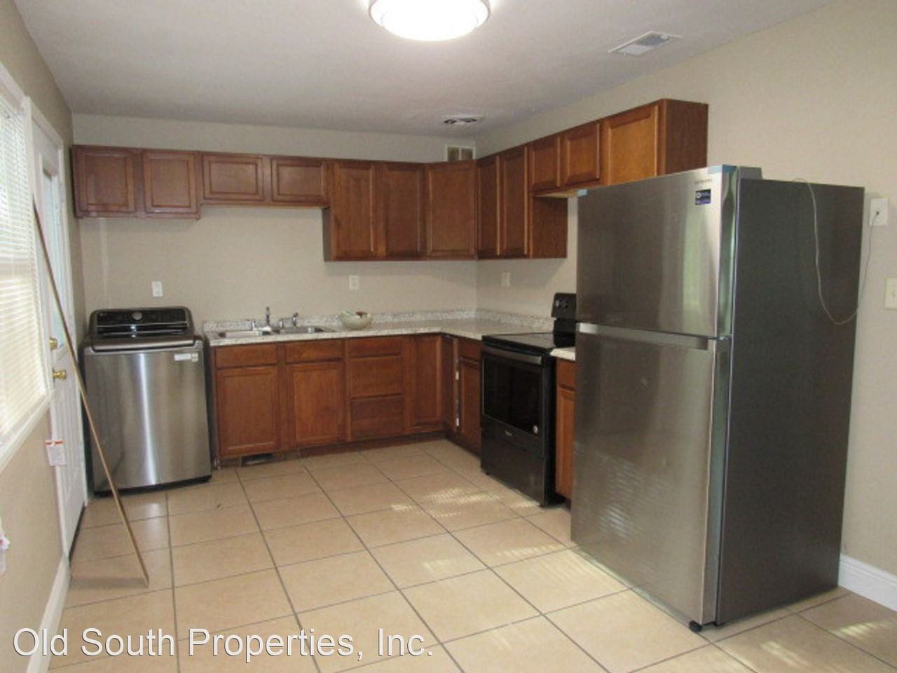 5625 Graymont Ln - Photo 3 of 10
