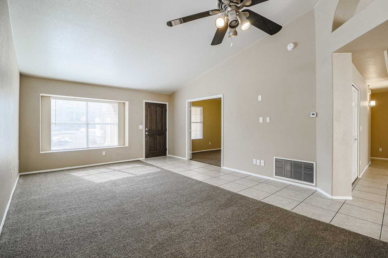 2202 E Mountain Sky Ave - Photo 4 of 35