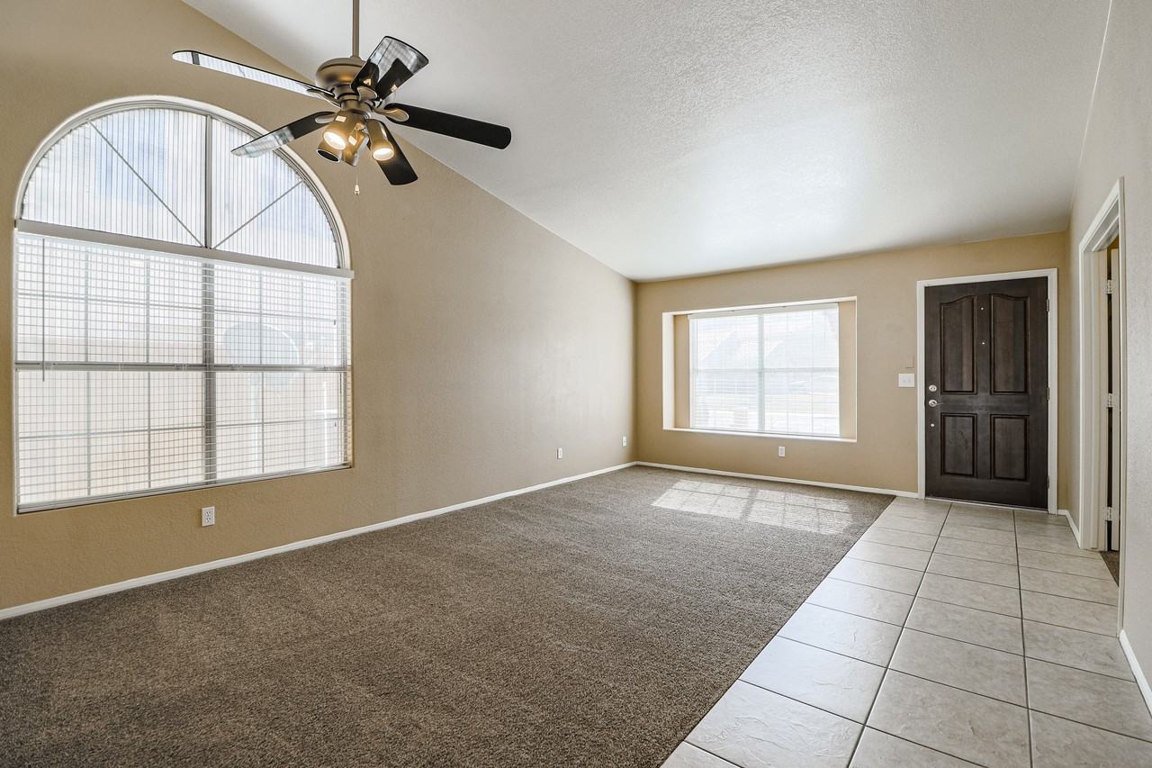 2202 E Mountain Sky Ave - Photo 5 of 35