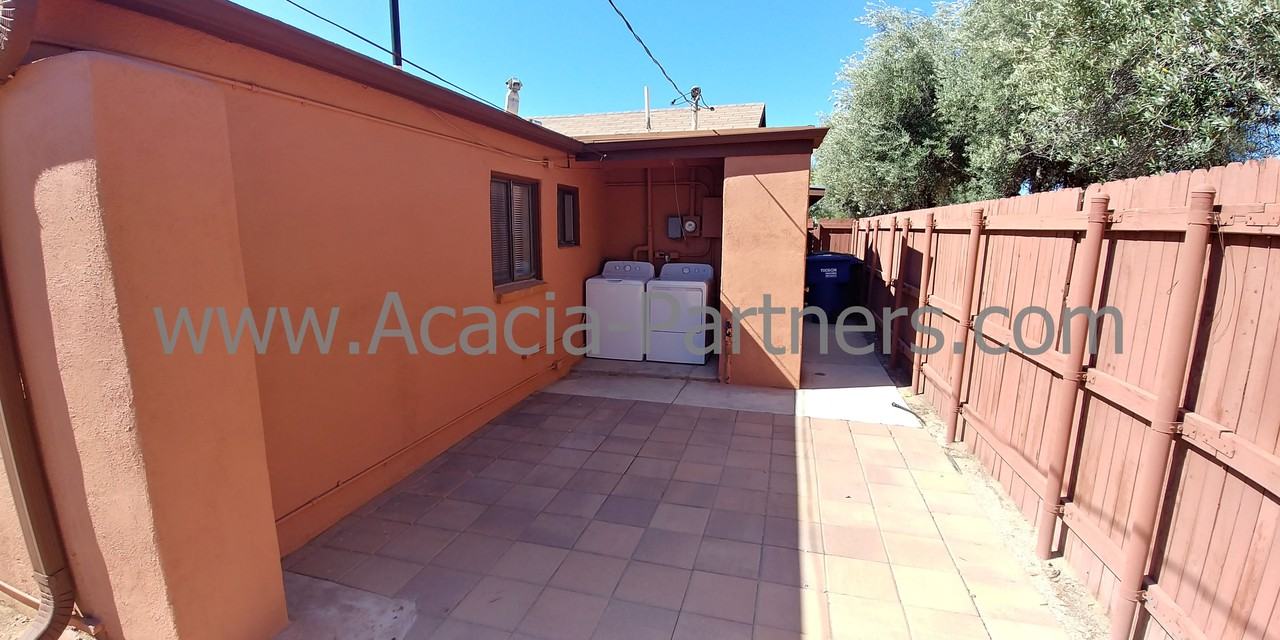 2202 N Belvedere Ave - Photo 6 of 6