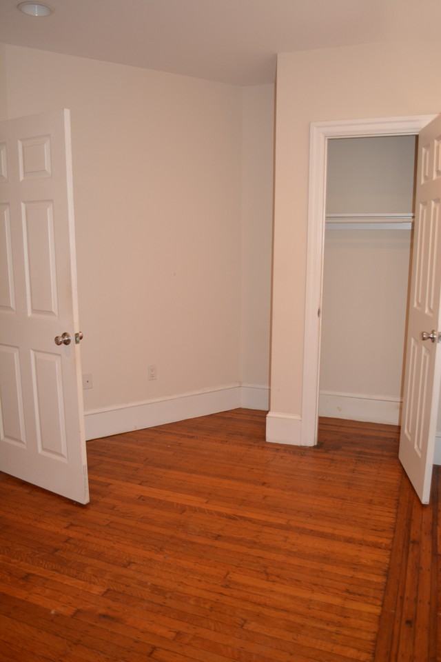 5007 Pine St - Photo 3 of 11