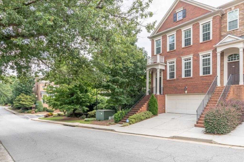 3351 Cumberland Club Dr #17 - Photo 2 of 32