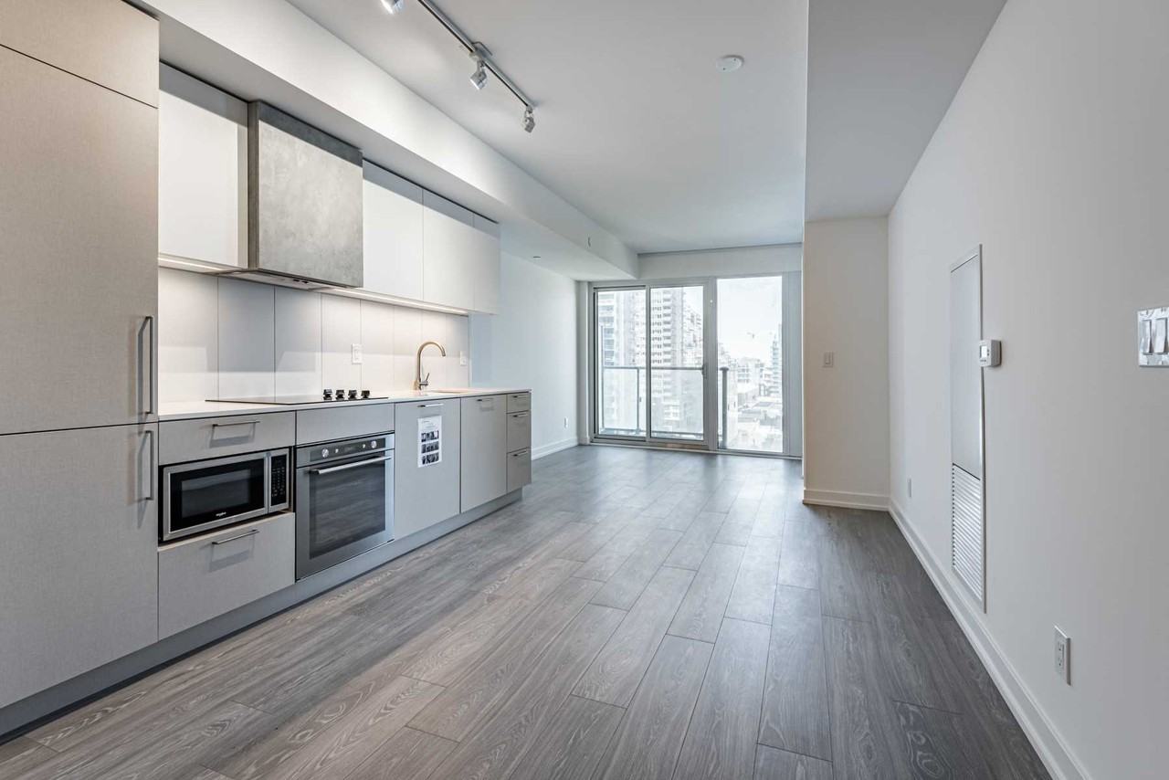 19 Western Battery Road #809