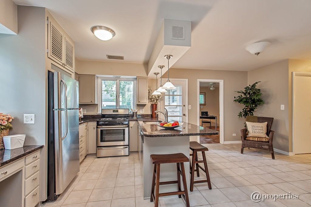 420 Pinecrest Ln - Photo 3 of 22