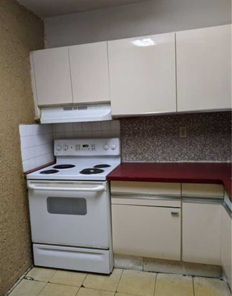 5050 Southwest 40th Avenue #2 - Photo 3 of 7