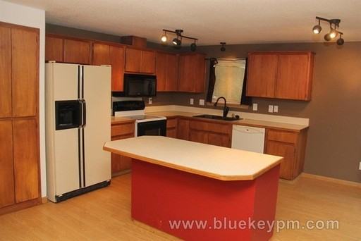 13310 NE 92nd St - Photo 2 of 16