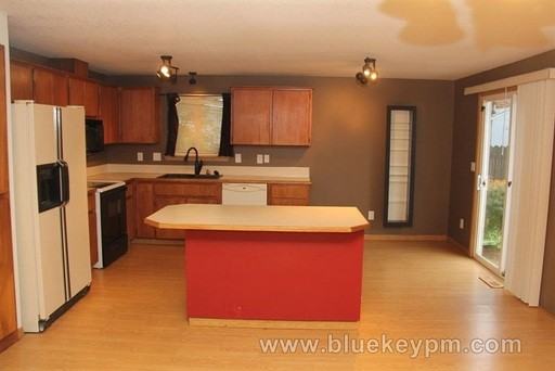 13310 NE 92nd St - Photo 3 of 16