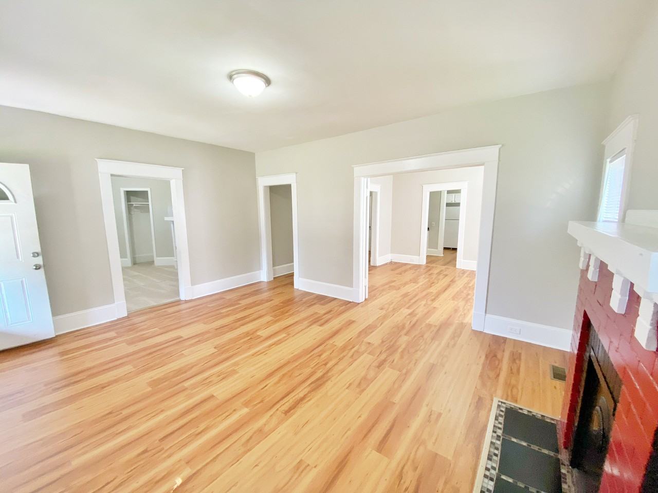 805 Douglas St - Photo 4 of 12