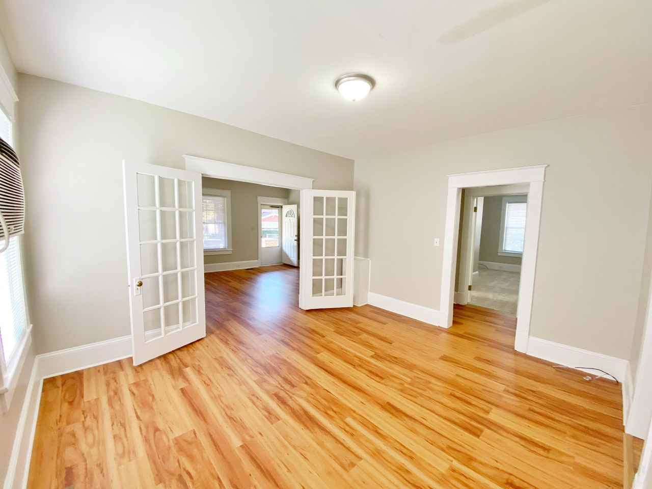 805 Douglas St - Photo 5 of 12