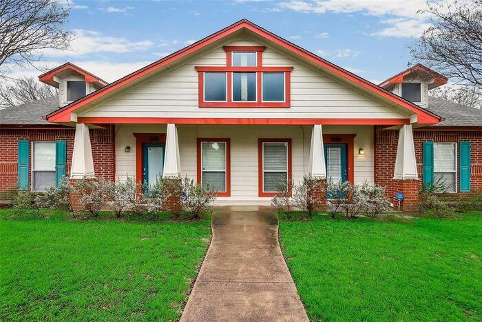 306 E Main St - Photo 2 of 46