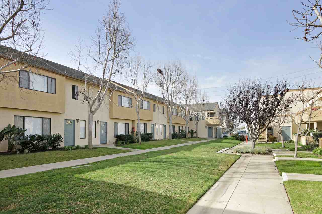 Wallace Court Apartments - Photo 7 of 24