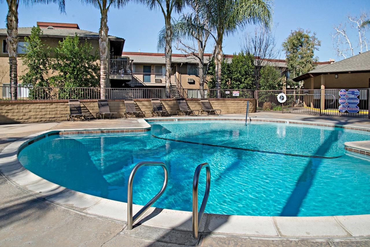 Casa Sierra Apartment Homes 3935 La Sierra Ave, Riverside, CA 92505