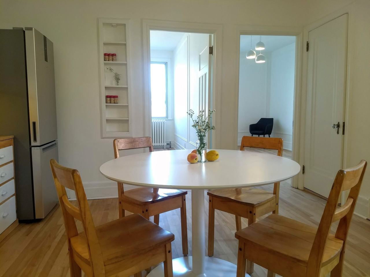 803 Avenue Dollard #3 - Photo 2 of 17